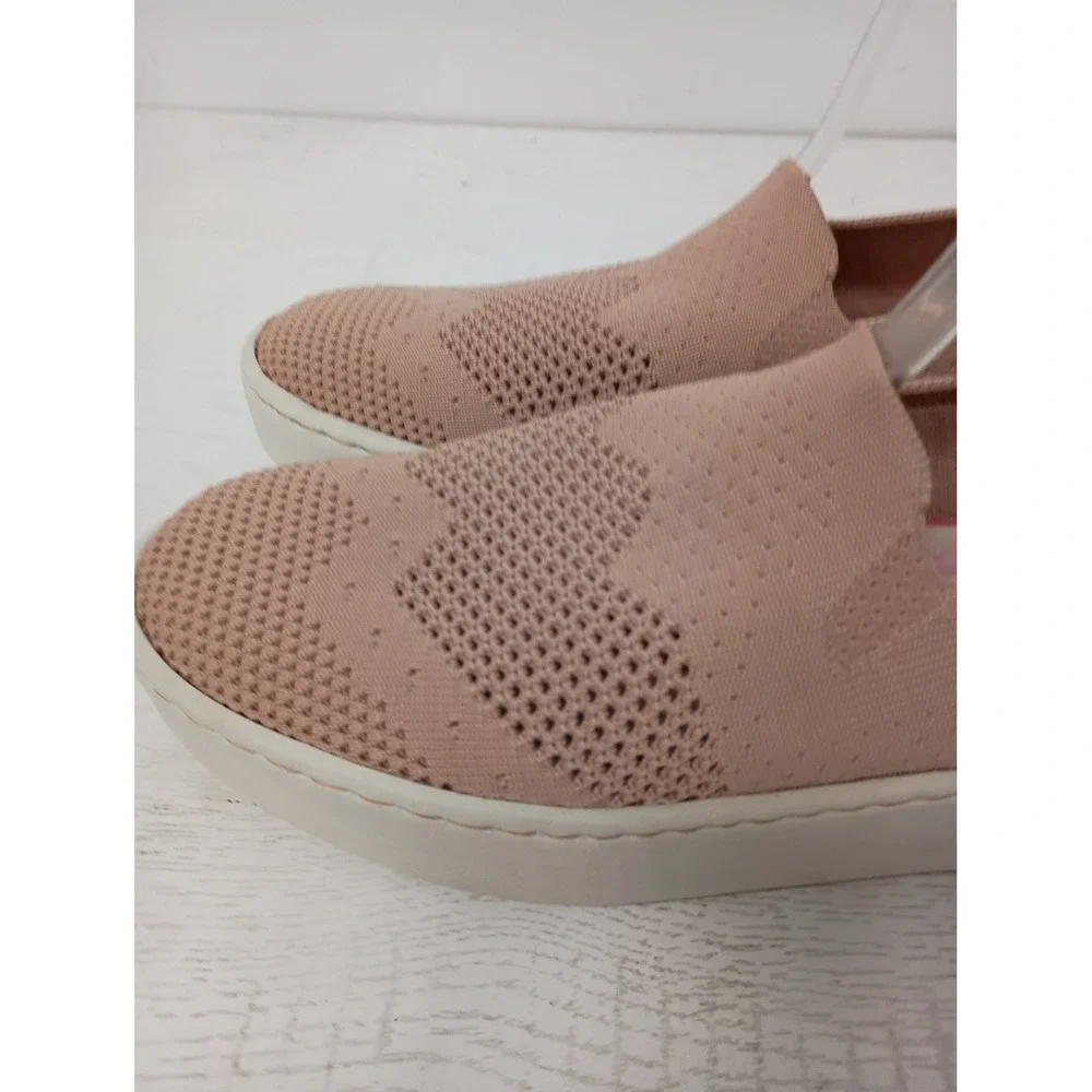 Born Koda Knit Slip On Shoes Womens 7.5 Pink Casual Comfort Walking Sneakers
